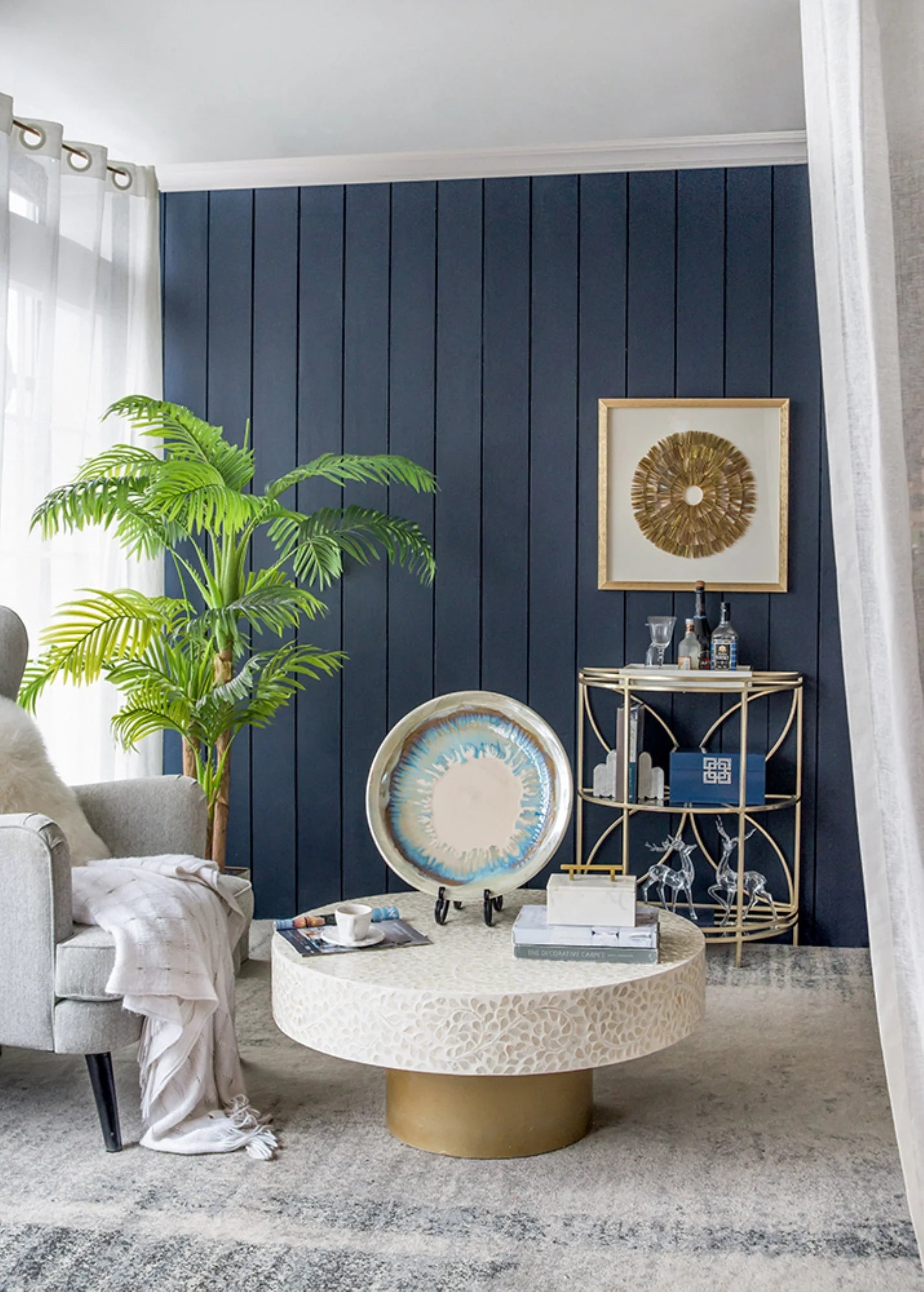 18" Blue and Beige Ceramic Charger with Stand T554282