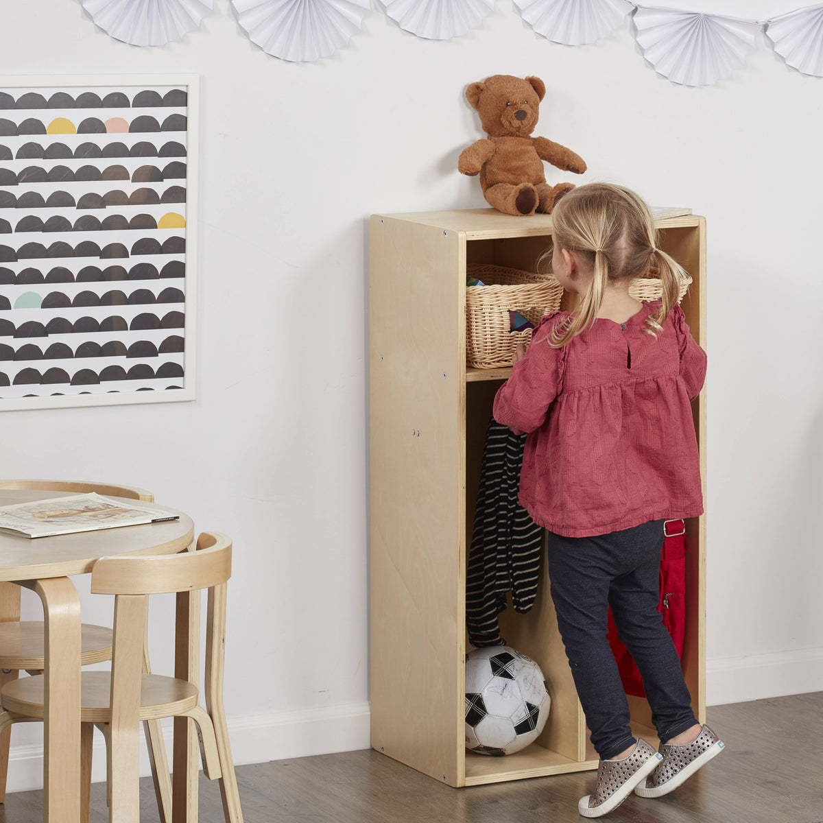 Toddler Coat Locker Q45668