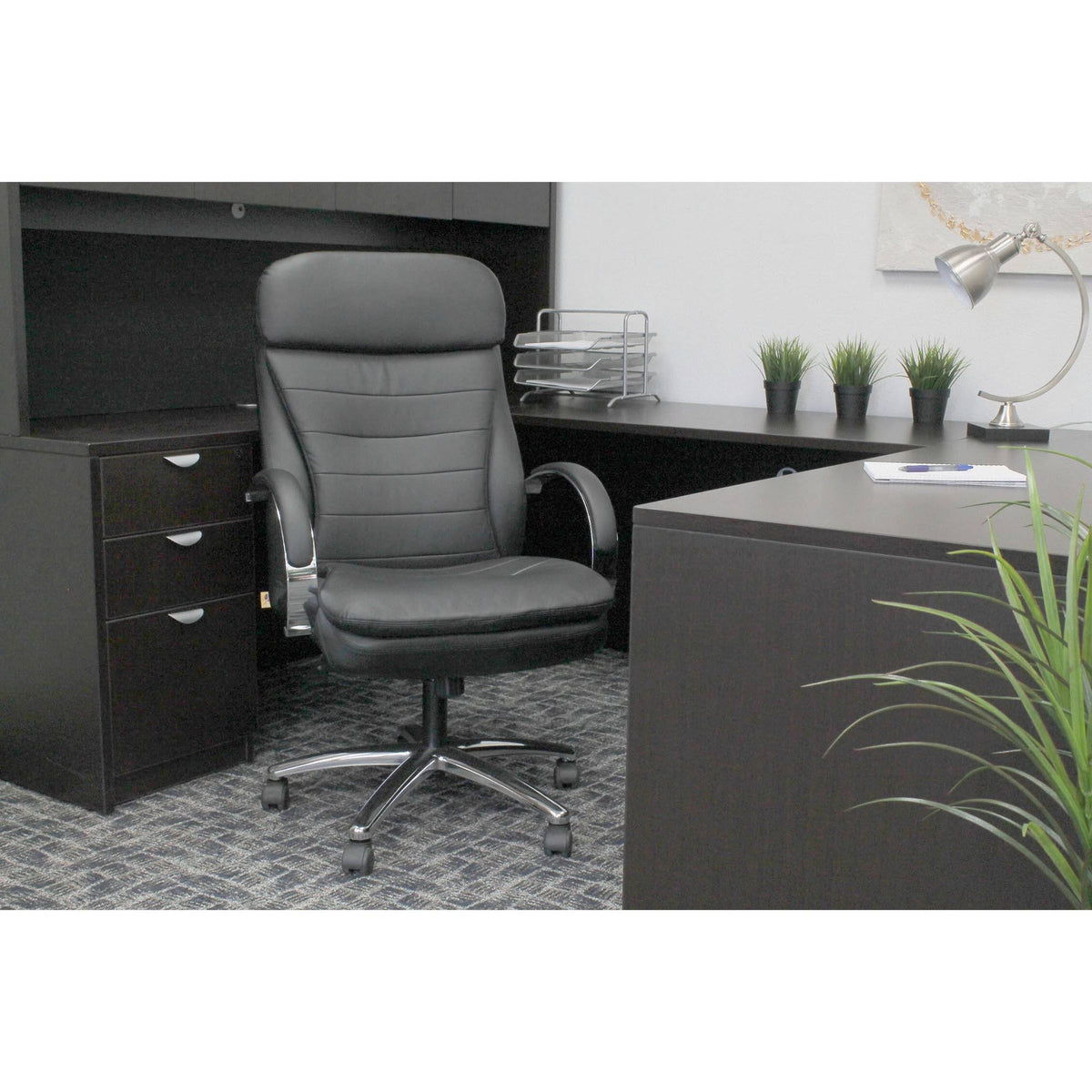 High Back Executive Chair with Chrome Base Q160122