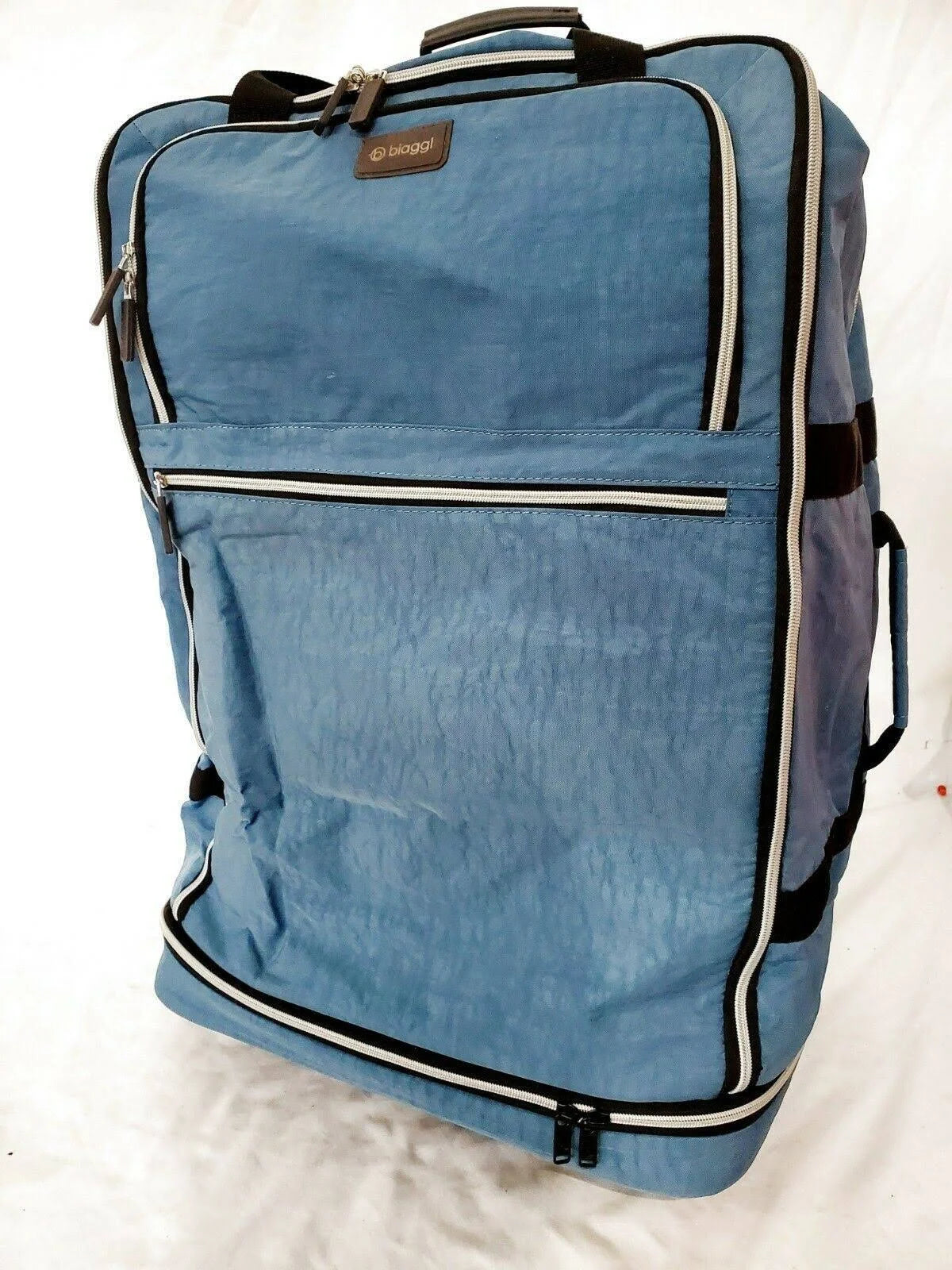Blue 31x22 Spinner Suitcase A73884