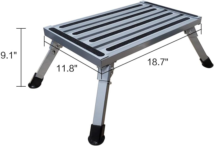 Aluminum Folding Step Stool with Reflective Stripes Non-Slip Rubber Feet E621104