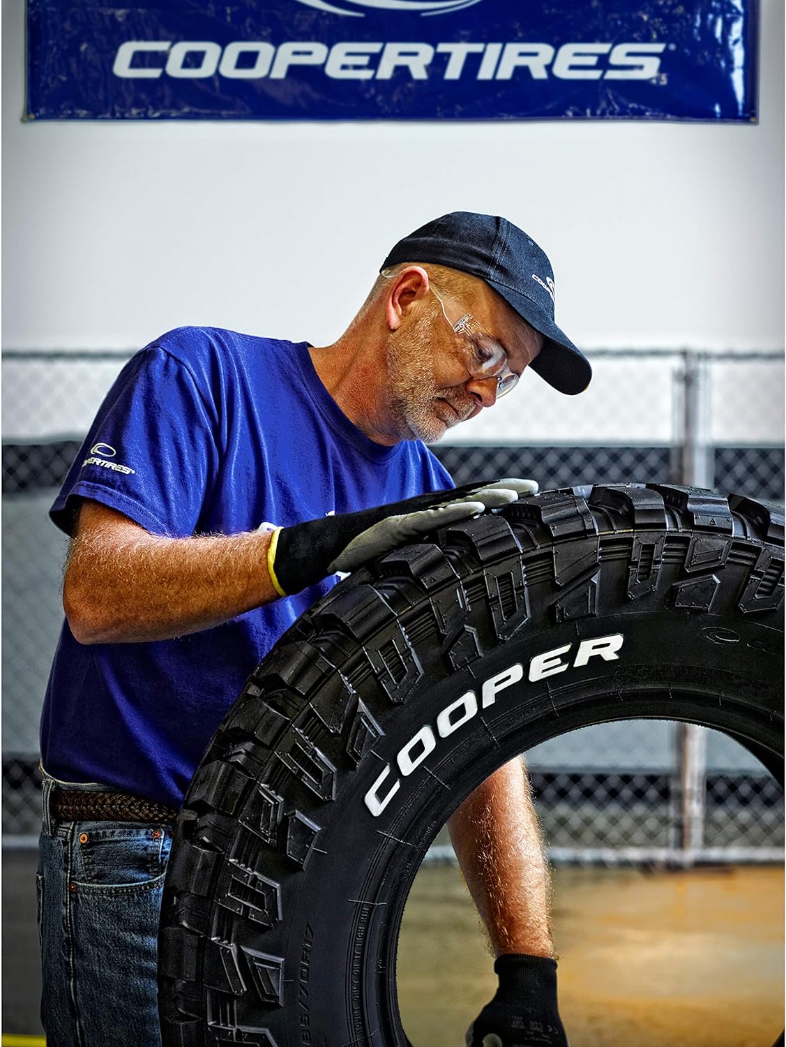 Cooper Discoverer SRX All-Season 235/60R18XL 107V Tire W303577